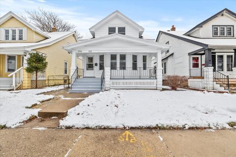Photo of 3735 W Margaret Pl, Milwaukee, WI 53215 (MLS # 1864887)