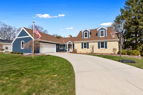Photo of N99W7244 Kingston Ct, Cedarburg, WI 53012 (MLS # 1868236)