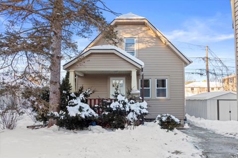 Photo of 5816 W Park Hill Ave, Milwaukee, WI 53213 (MLS # 1823556)