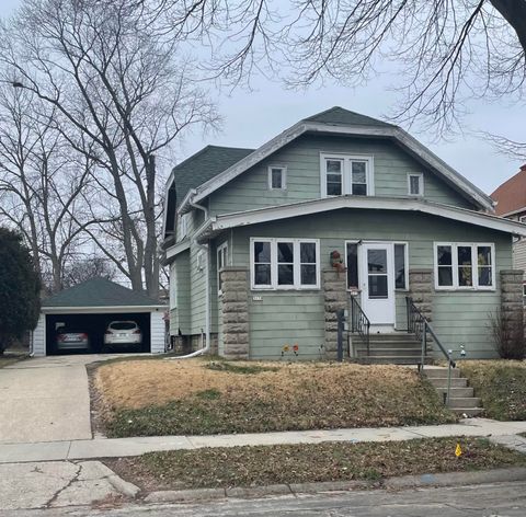 Photo of 317 N 59th St, Milwaukee, WI 53213 (MLS # 1870331)