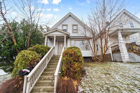 Photo of 1201 Monroe Ave, South Milwaukee, WI 53172 (MLS # 1870132)