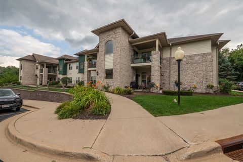 450 N Silverbrook Dr Unit 104, West Bend, WI 53090 - #: 1888664