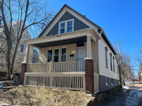 Photo of 3015 N Palmer St, Milwaukee, WI 53212 (MLS # 1827785)