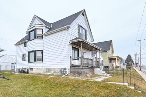 Photo of 2912 S Chicago Ave, South Milwaukee, WI 53172 (MLS # 1864092)