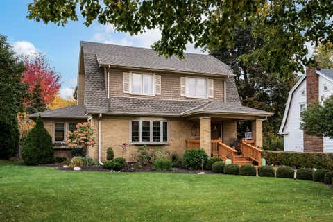 Photo of 1006 Emerson Ave, South Milwaukee, WI 53172 (MLS # 1869906)