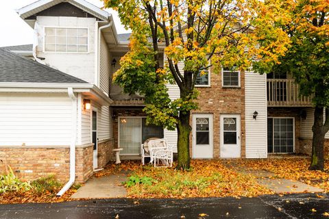 Photo of 8340 S Chicago Rd, Oak Creek, WI 53154 (MLS # 1899054)