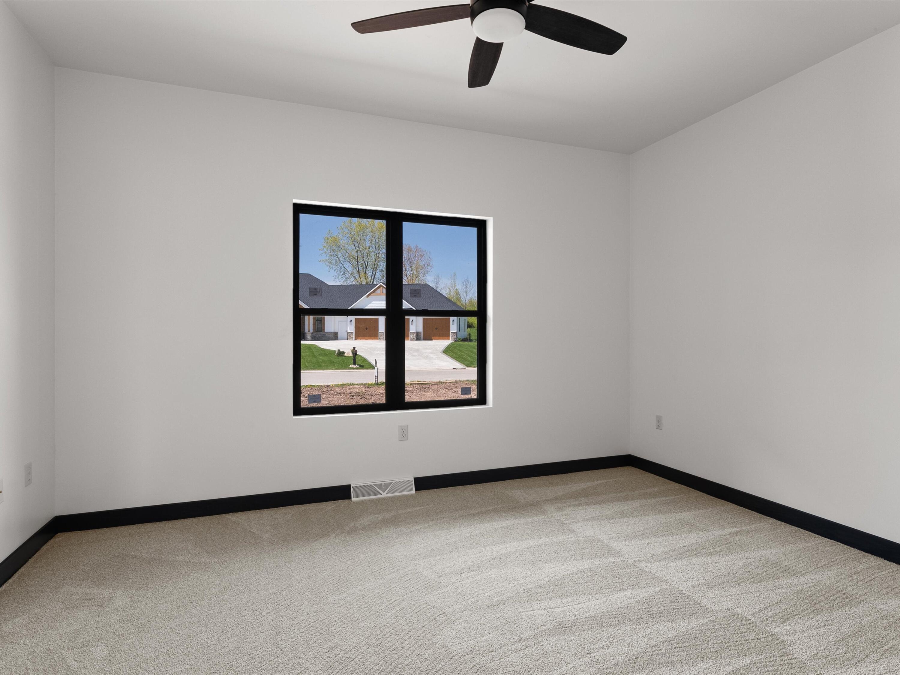 Two Rivers, Wisconsin 54241, United States, 3 Bedrooms Bedrooms, ,2 BathroomsBathrooms,Residential,Pending,44279