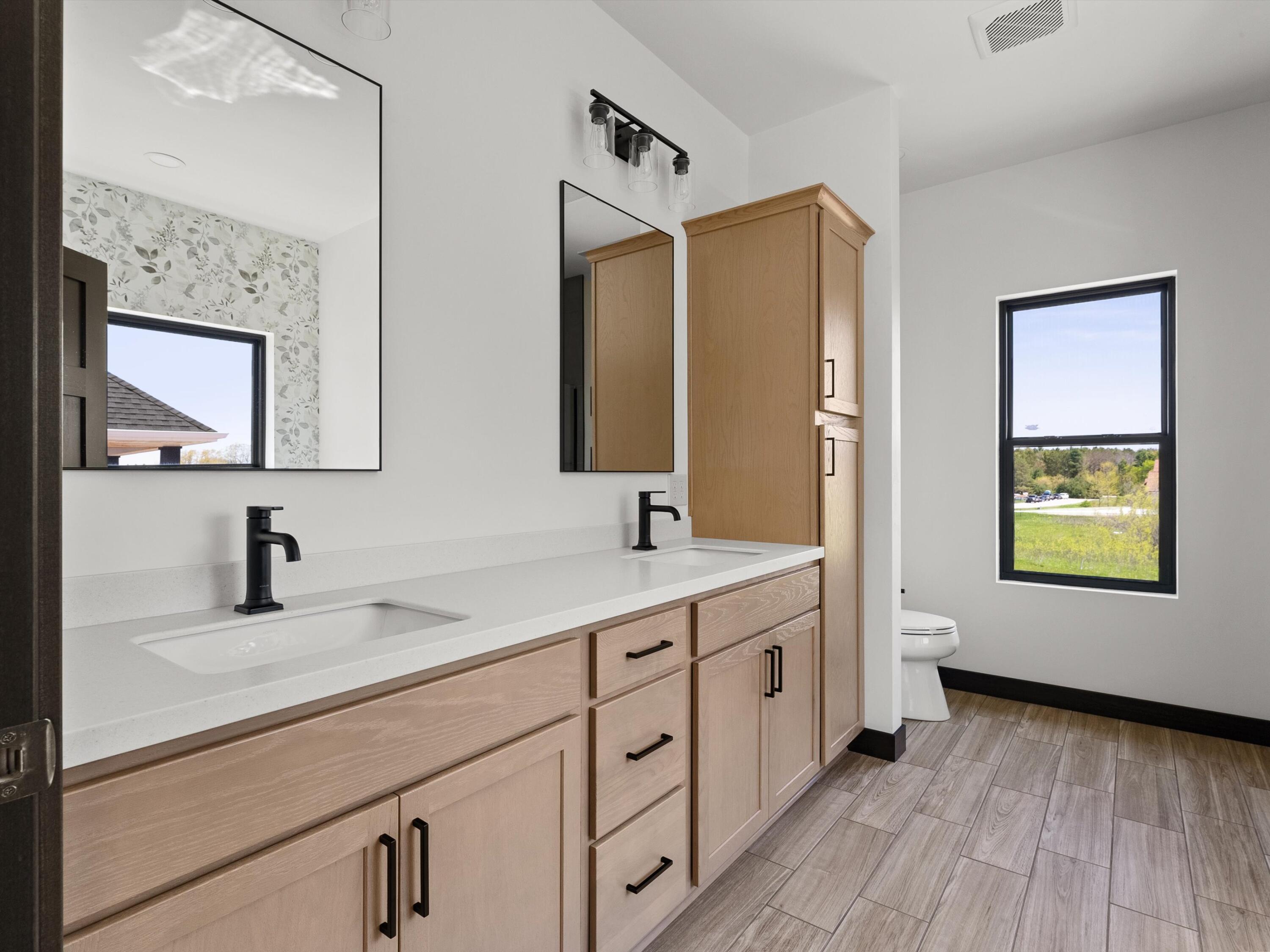 Two Rivers, Wisconsin 54241, United States, 3 Bedrooms Bedrooms, ,2 BathroomsBathrooms,Residential,Pending,44279