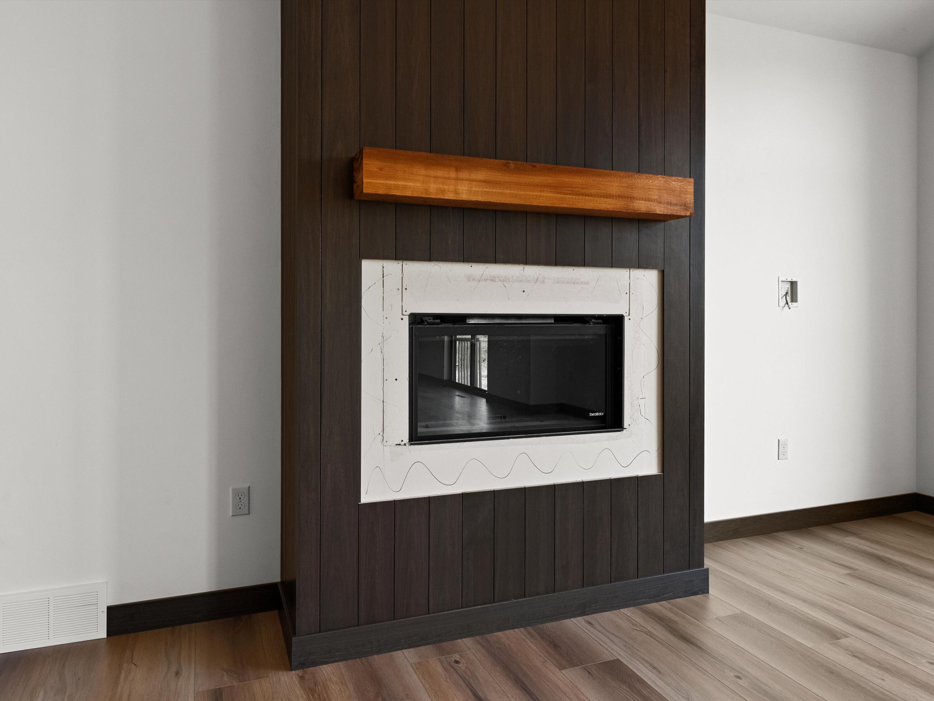 Two Rivers, Wisconsin 54241, United States, 3 Bedrooms Bedrooms, ,2 BathroomsBathrooms,Residential,Pending,44279