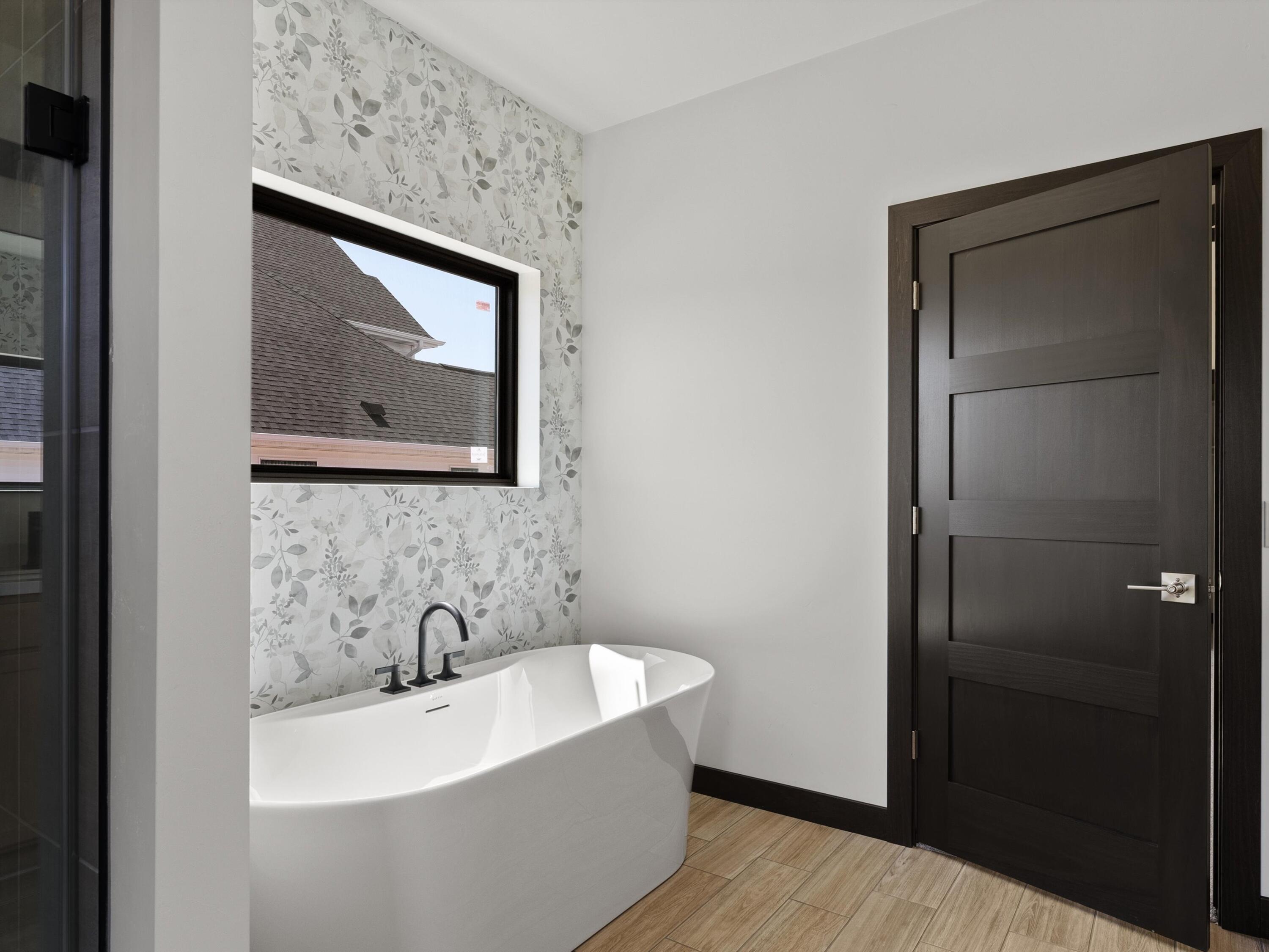 Two Rivers, Wisconsin 54241, United States, 3 Bedrooms Bedrooms, ,2 BathroomsBathrooms,Residential,Pending,44279