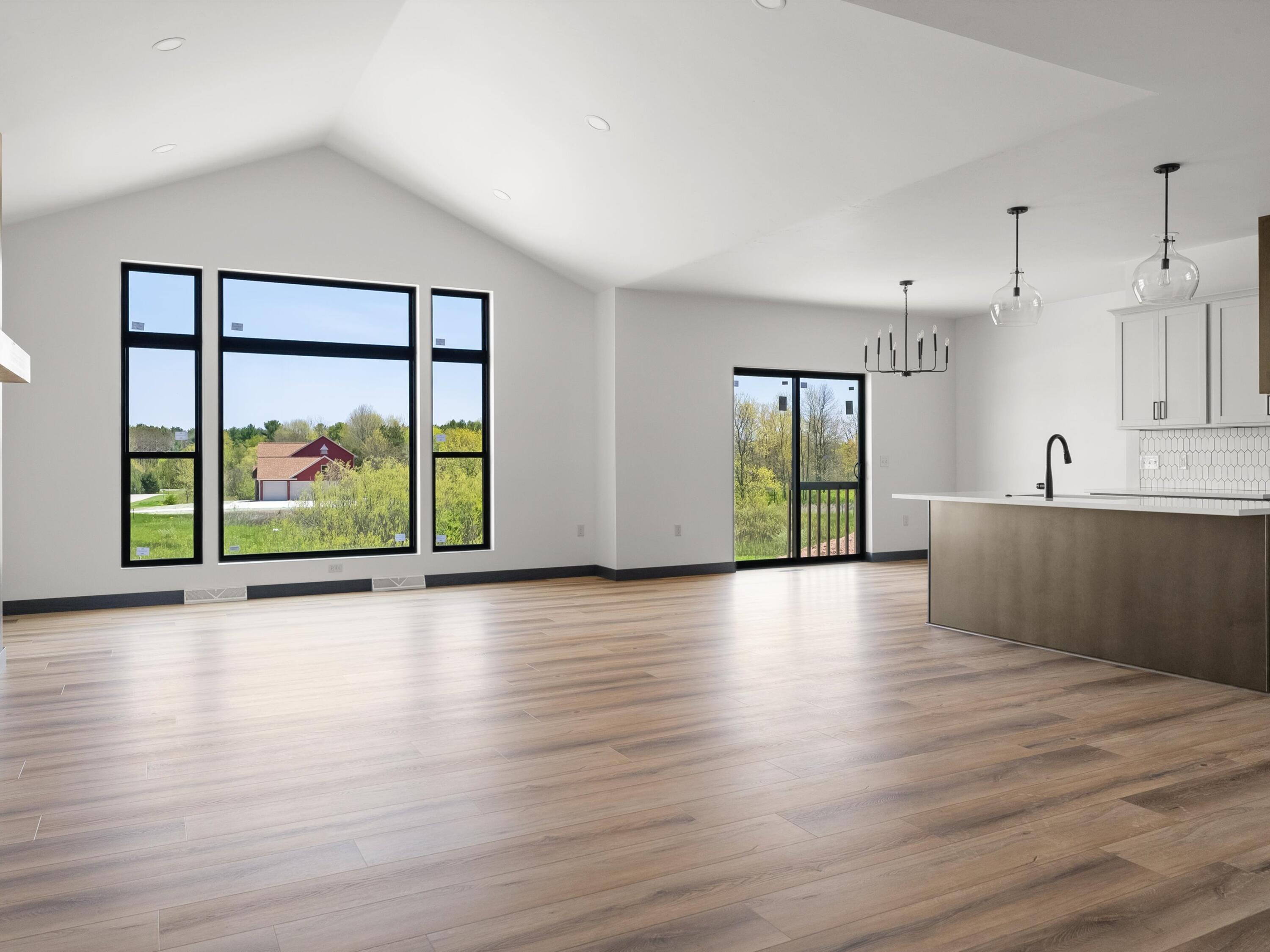 Two Rivers, Wisconsin 54241, United States, 3 Bedrooms Bedrooms, ,2 BathroomsBathrooms,Residential,Pending,44279