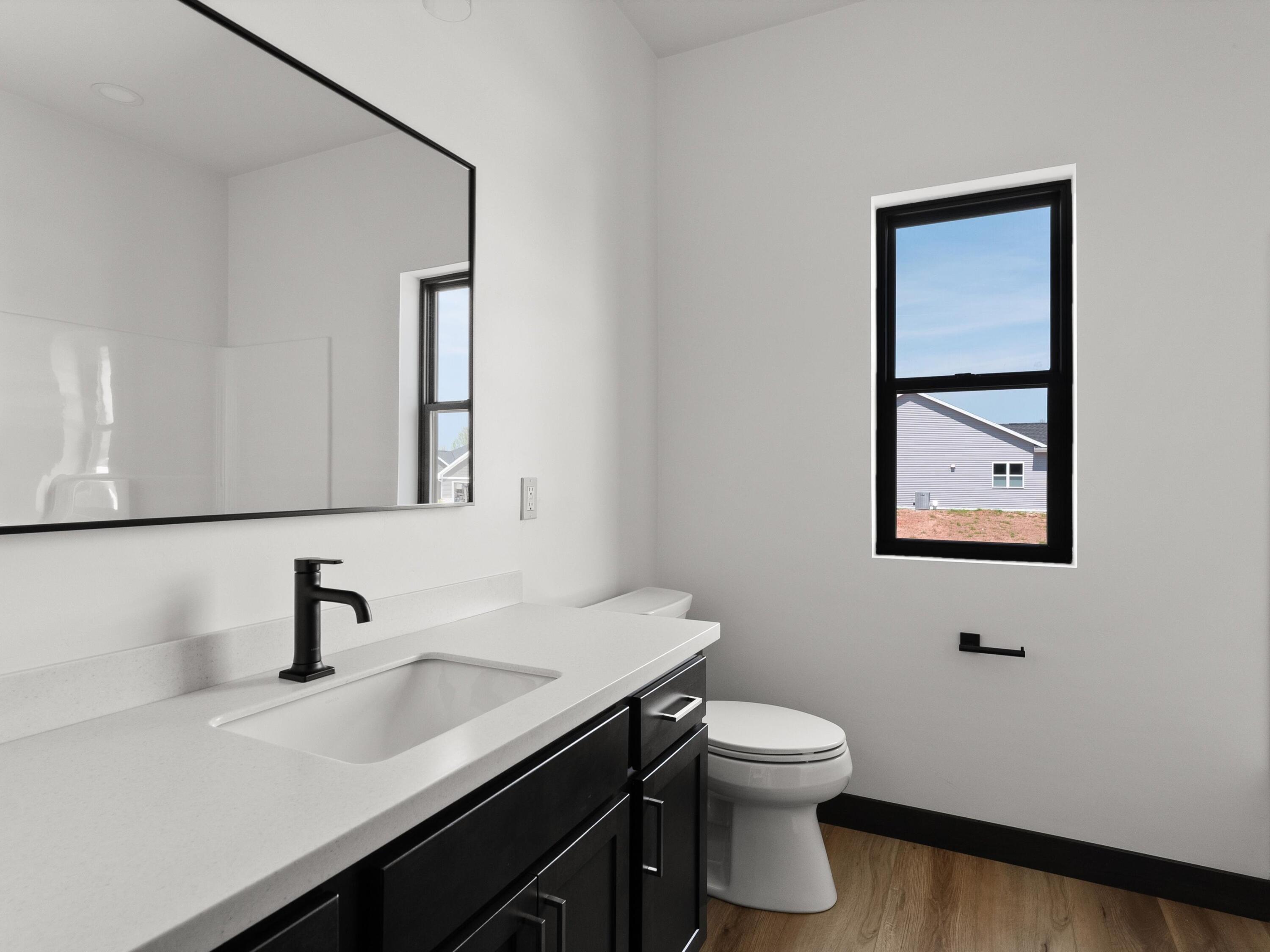 Two Rivers, Wisconsin 54241, United States, 3 Bedrooms Bedrooms, ,2 BathroomsBathrooms,Residential,Pending,44279