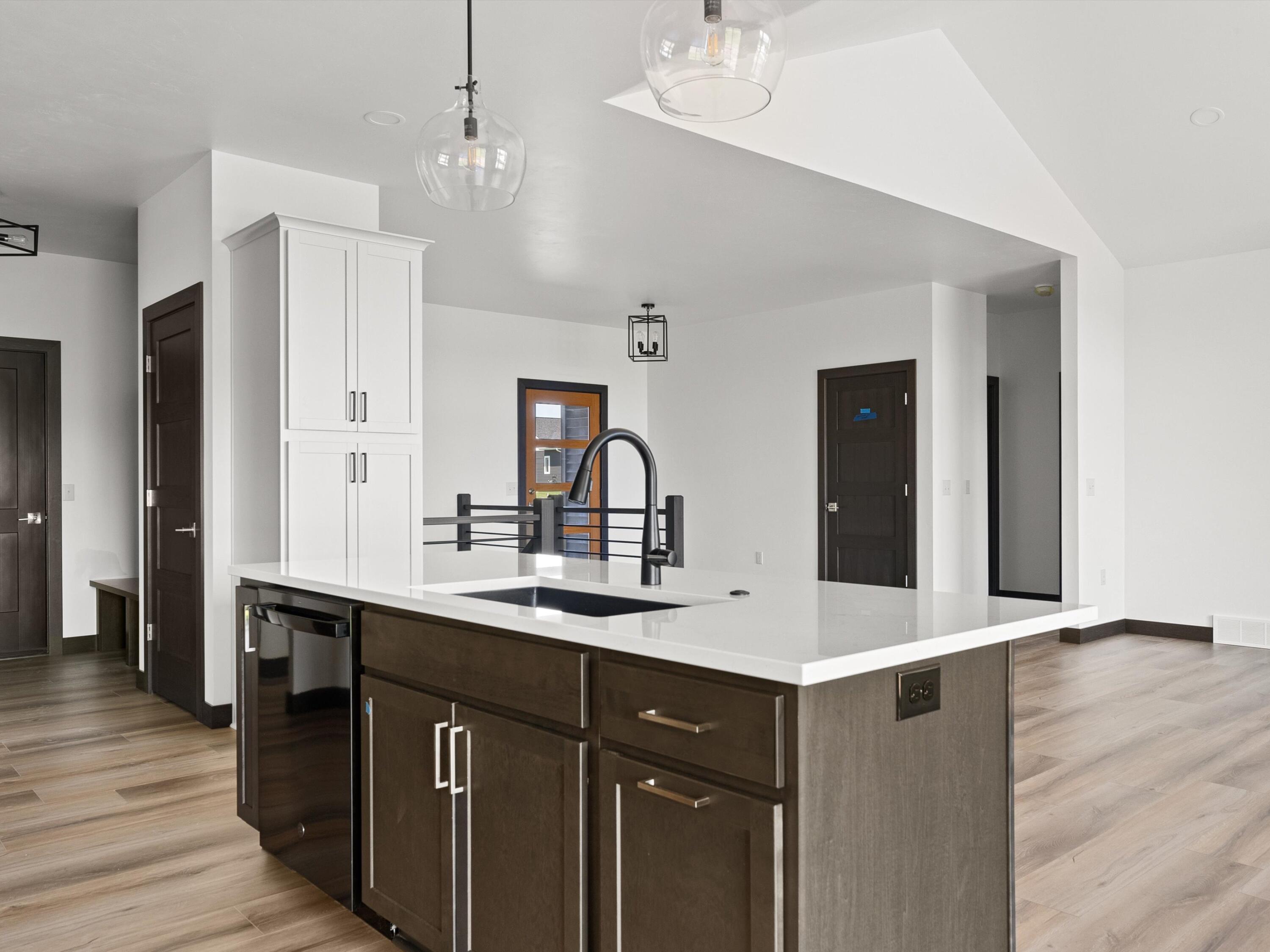 Two Rivers, Wisconsin 54241, United States, 3 Bedrooms Bedrooms, ,2 BathroomsBathrooms,Residential,Pending,44279