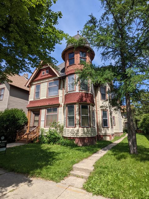 Photo of 2362 N 1st St, Milwaukee, WI 53212 (MLS # 1796784)