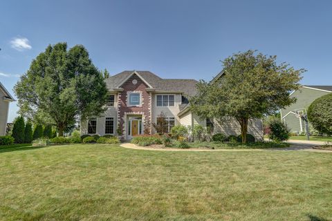 N54W17640 Walnut Way Dr, Menomonee Falls, WI 53051 - #: 1890707