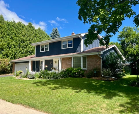Photo of N76W7292 Linden St, Cedarburg, WI 53012 (MLS # 1881819)