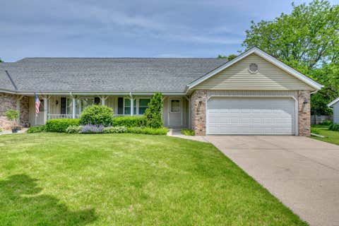Photo of W72N1062 Hampton Ave, Cedarburg, WI 53012 (MLS # 1878226)
