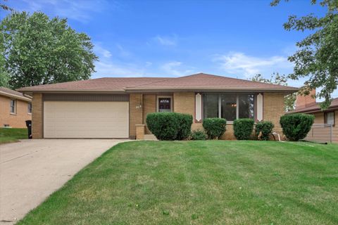 Photo of 1828 Beech St, South Milwaukee, WI 53172 (MLS # 1890177)