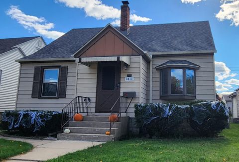 Photo of 1411 Marshall Ave, South Milwaukee, WI 53172 (MLS # 1897131)