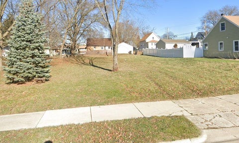 Photo of 1512 N Chestnut St, South Milwaukee, WI 53172 (MLS # 1894184)
