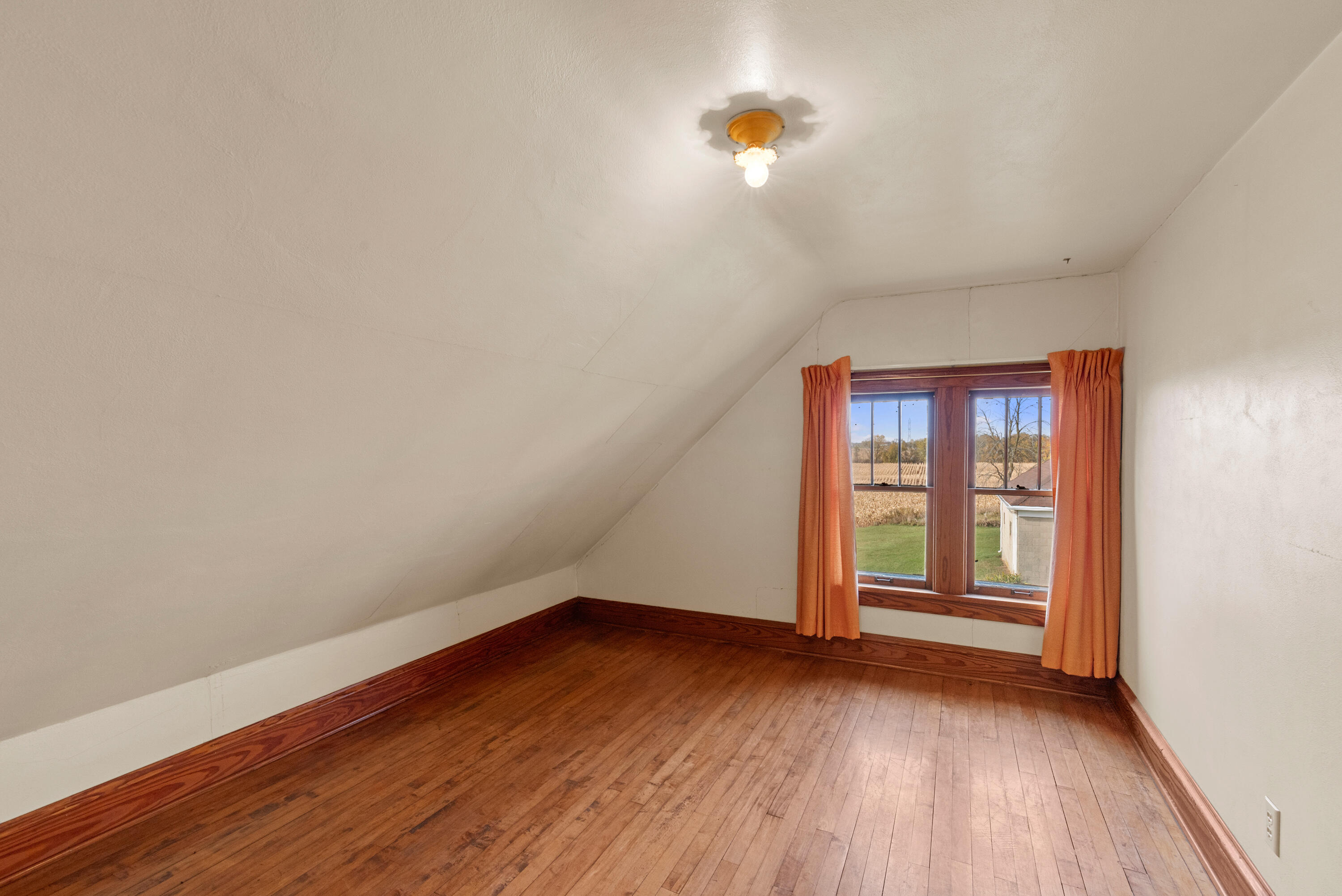 Fredonia, Wisconsin 53004, United States, 6 Bedrooms Bedrooms, ,2 BathroomsBathrooms,Residential,Pending,37626