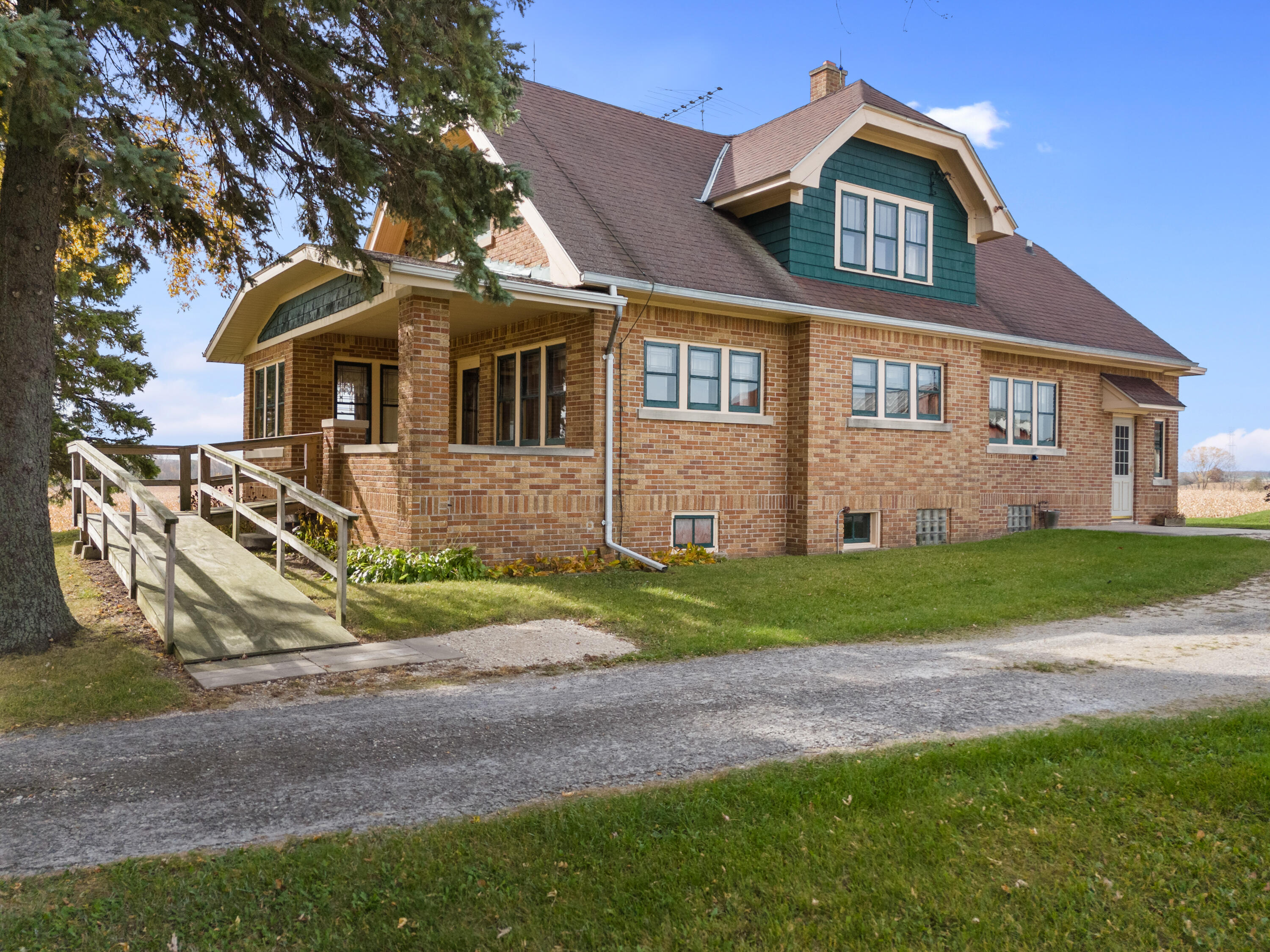 Fredonia, Wisconsin 53004, United States, 6 Bedrooms Bedrooms, ,2 BathroomsBathrooms,Residential,Pending,37626