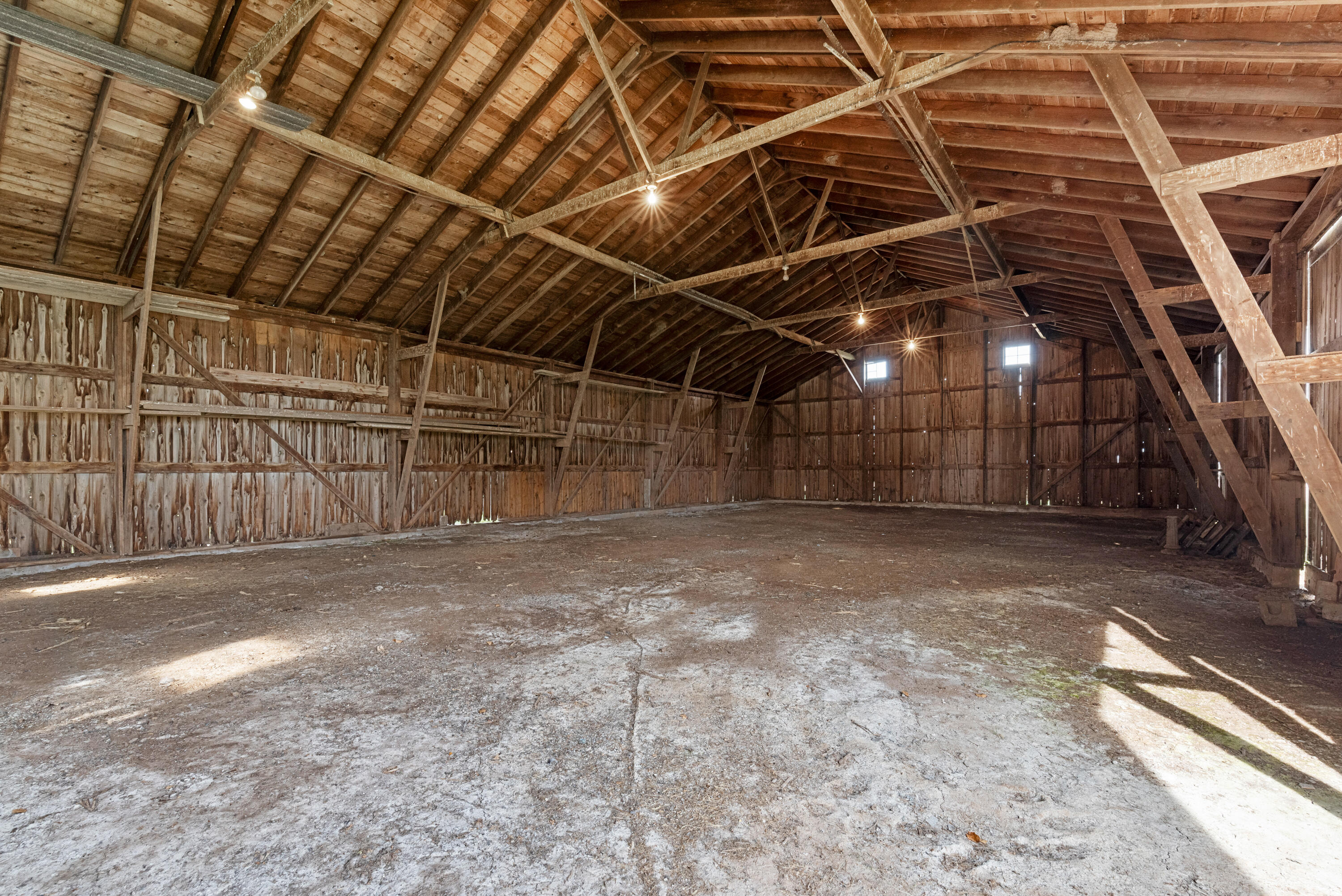 Fredonia, Wisconsin 53004, United States, 6 Bedrooms Bedrooms, ,2 BathroomsBathrooms,Residential,Pending,37626