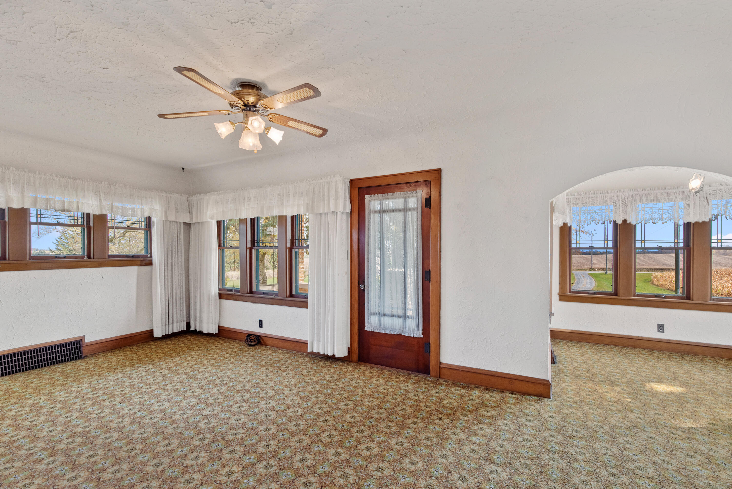 Fredonia, Wisconsin 53004, United States, 6 Bedrooms Bedrooms, ,2 BathroomsBathrooms,Residential,Pending,37626