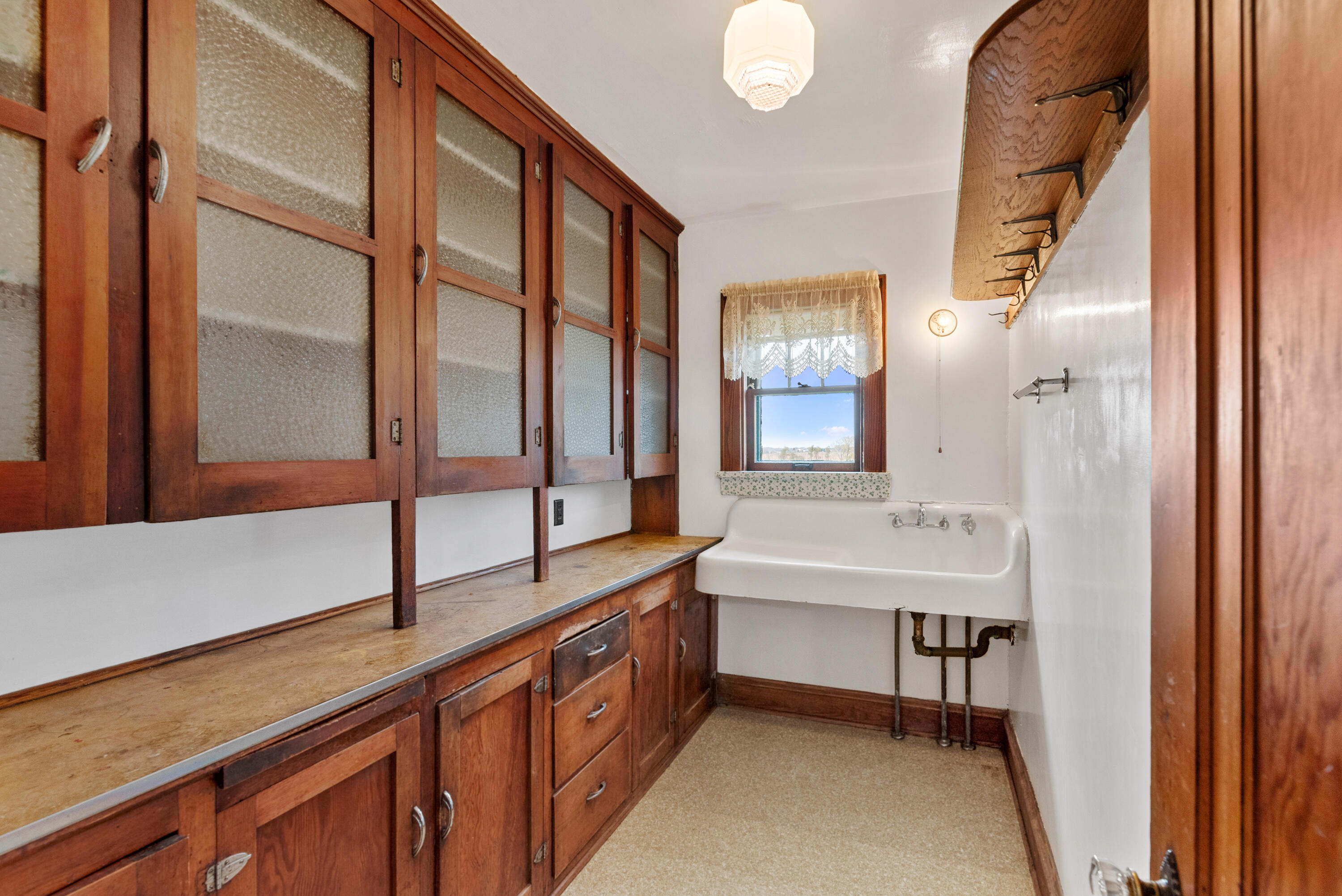 Fredonia, Wisconsin 53004, United States, 6 Bedrooms Bedrooms, ,2 BathroomsBathrooms,Residential,Pending,37626