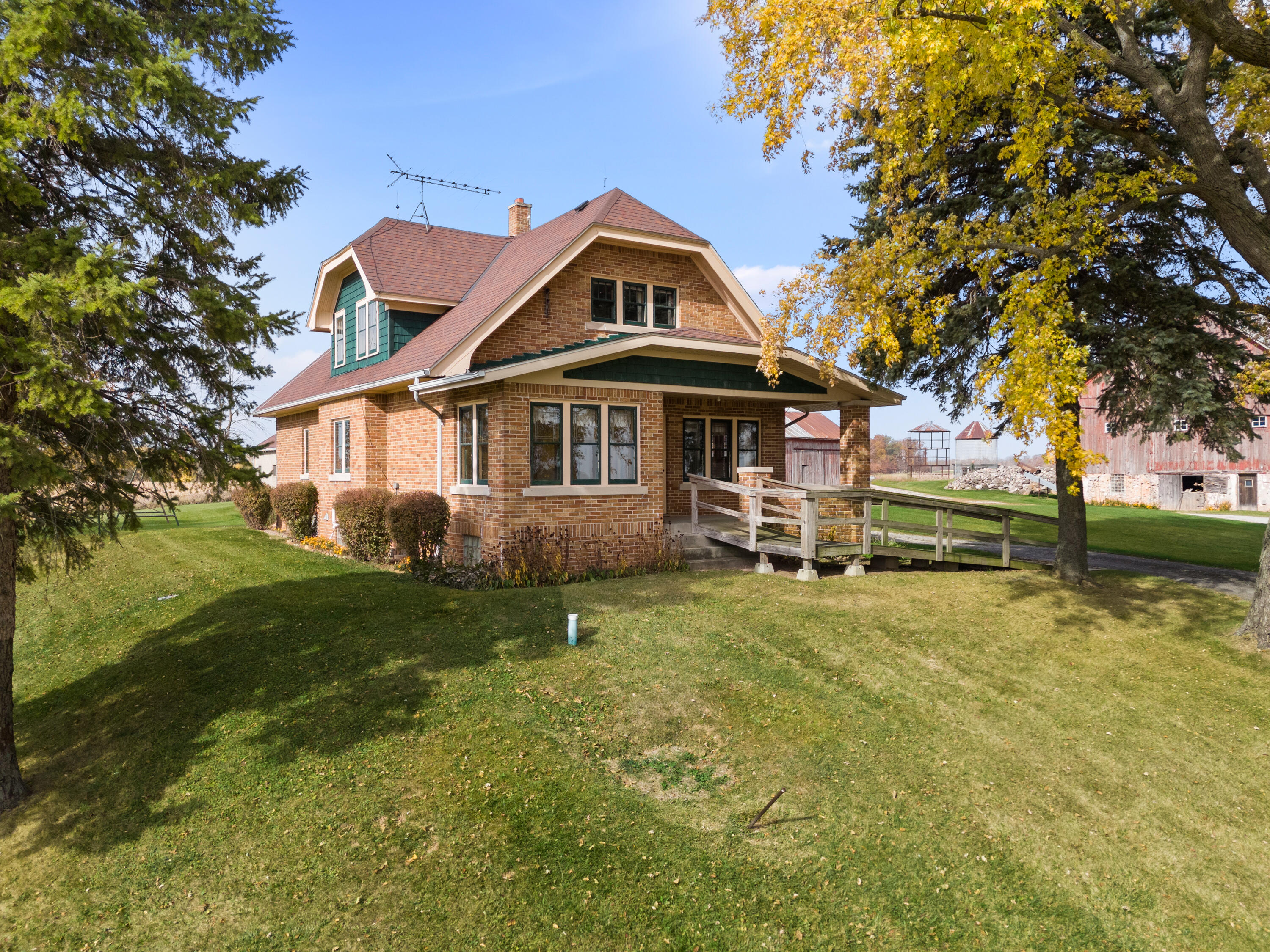 Fredonia, Wisconsin 53004, United States, 6 Bedrooms Bedrooms, ,2 BathroomsBathrooms,Residential,Pending,37626