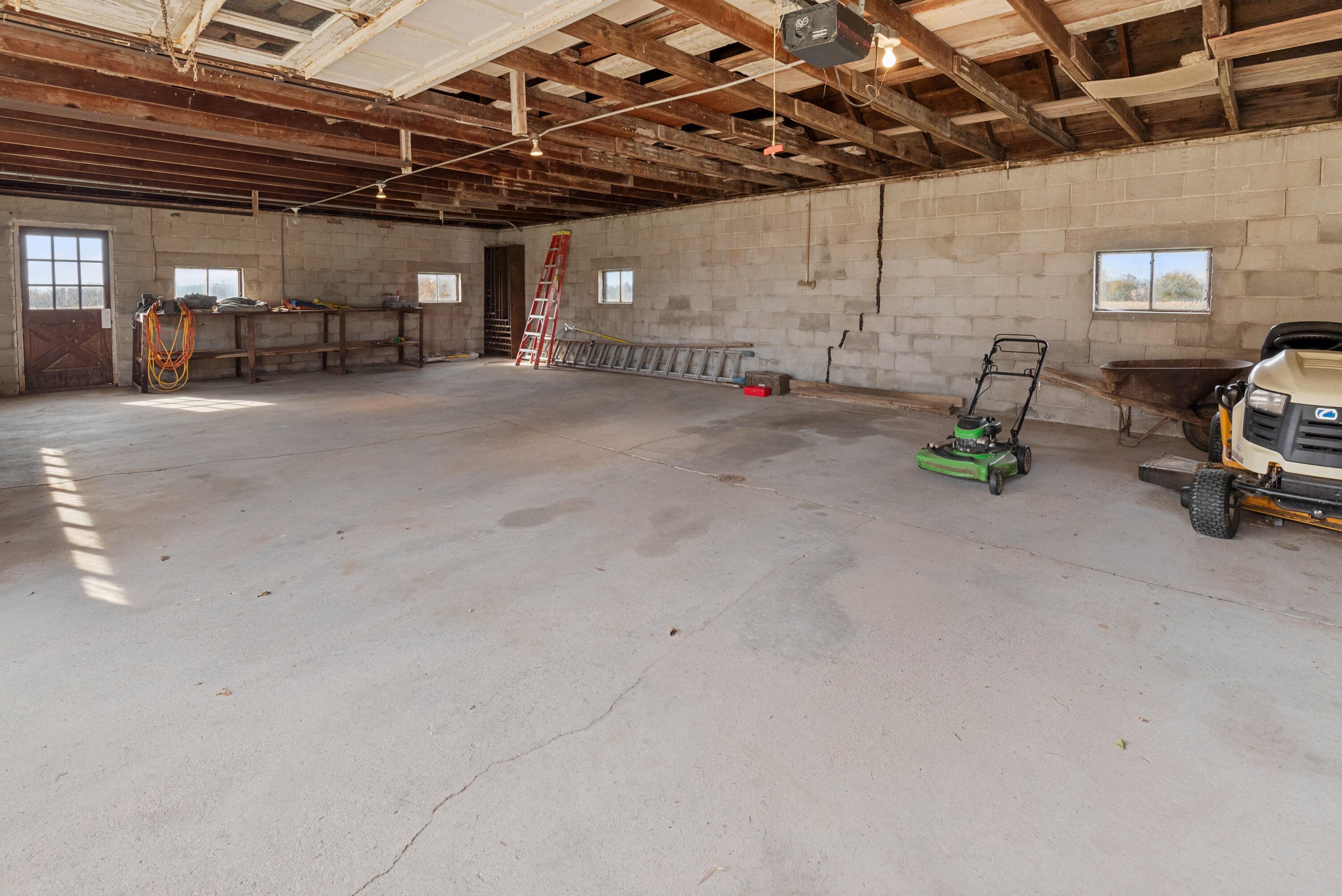 Fredonia, Wisconsin 53004, United States, 6 Bedrooms Bedrooms, ,2 BathroomsBathrooms,Residential,Pending,37626