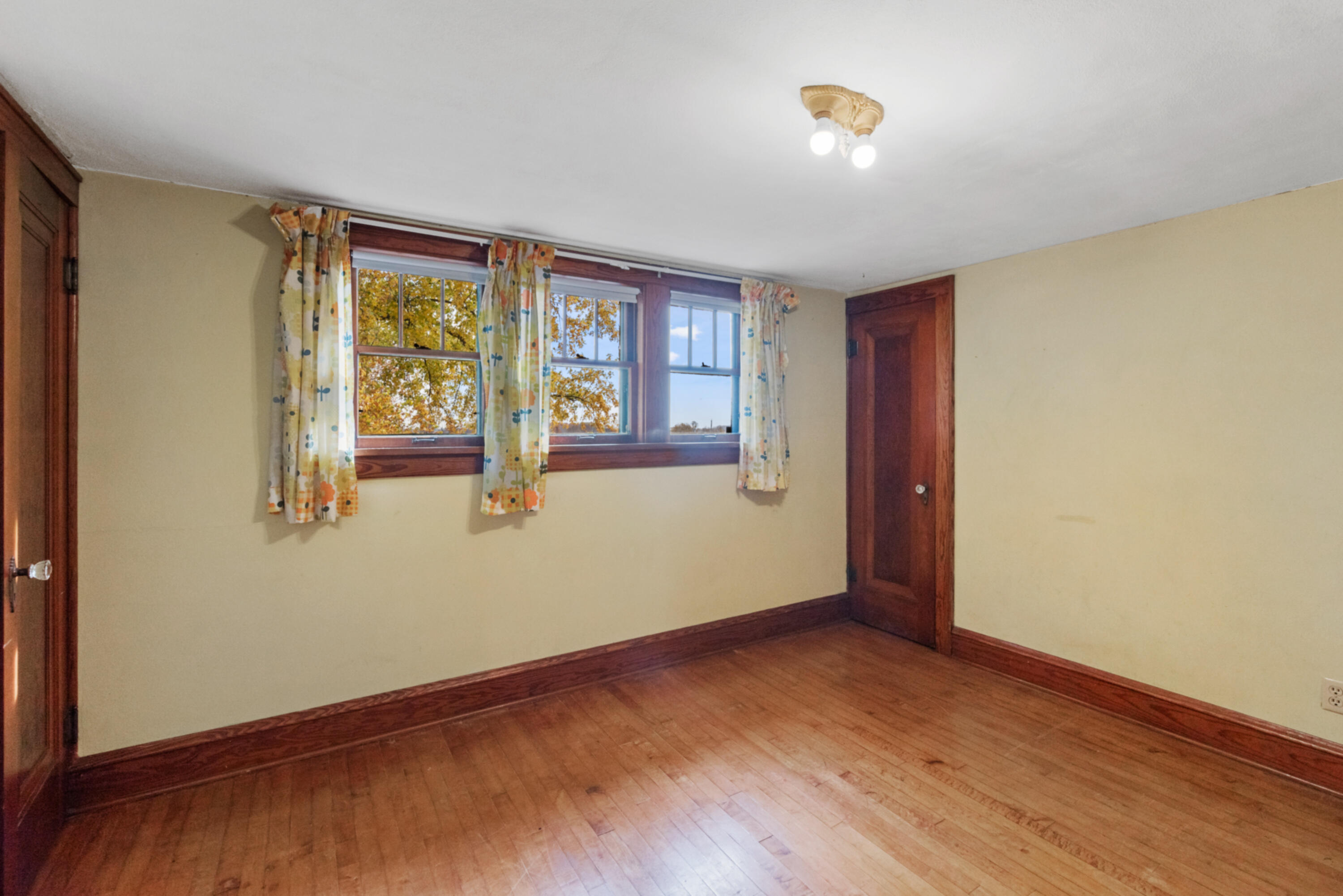 Fredonia, Wisconsin 53004, United States, 6 Bedrooms Bedrooms, ,2 BathroomsBathrooms,Residential,Pending,37626