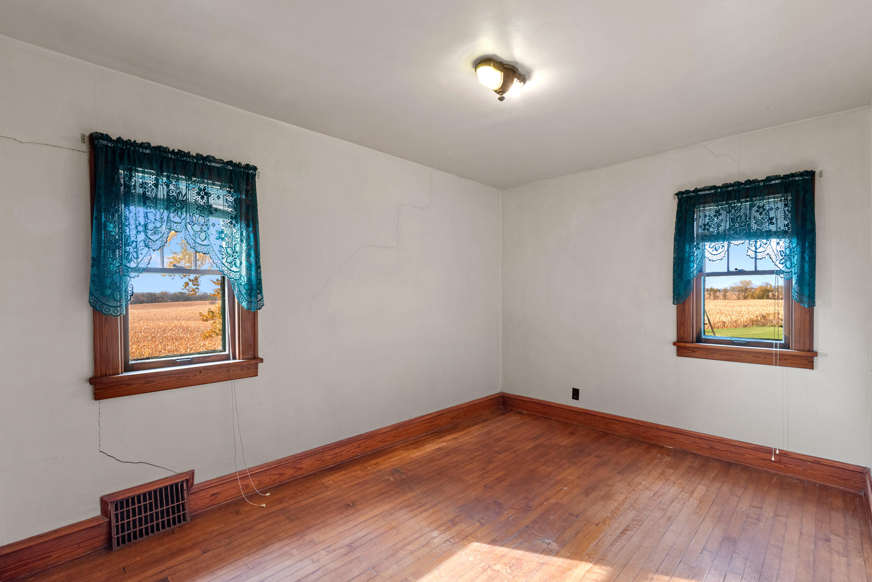 Fredonia, Wisconsin 53004, United States, 6 Bedrooms Bedrooms, ,2 BathroomsBathrooms,Residential,Pending,37626