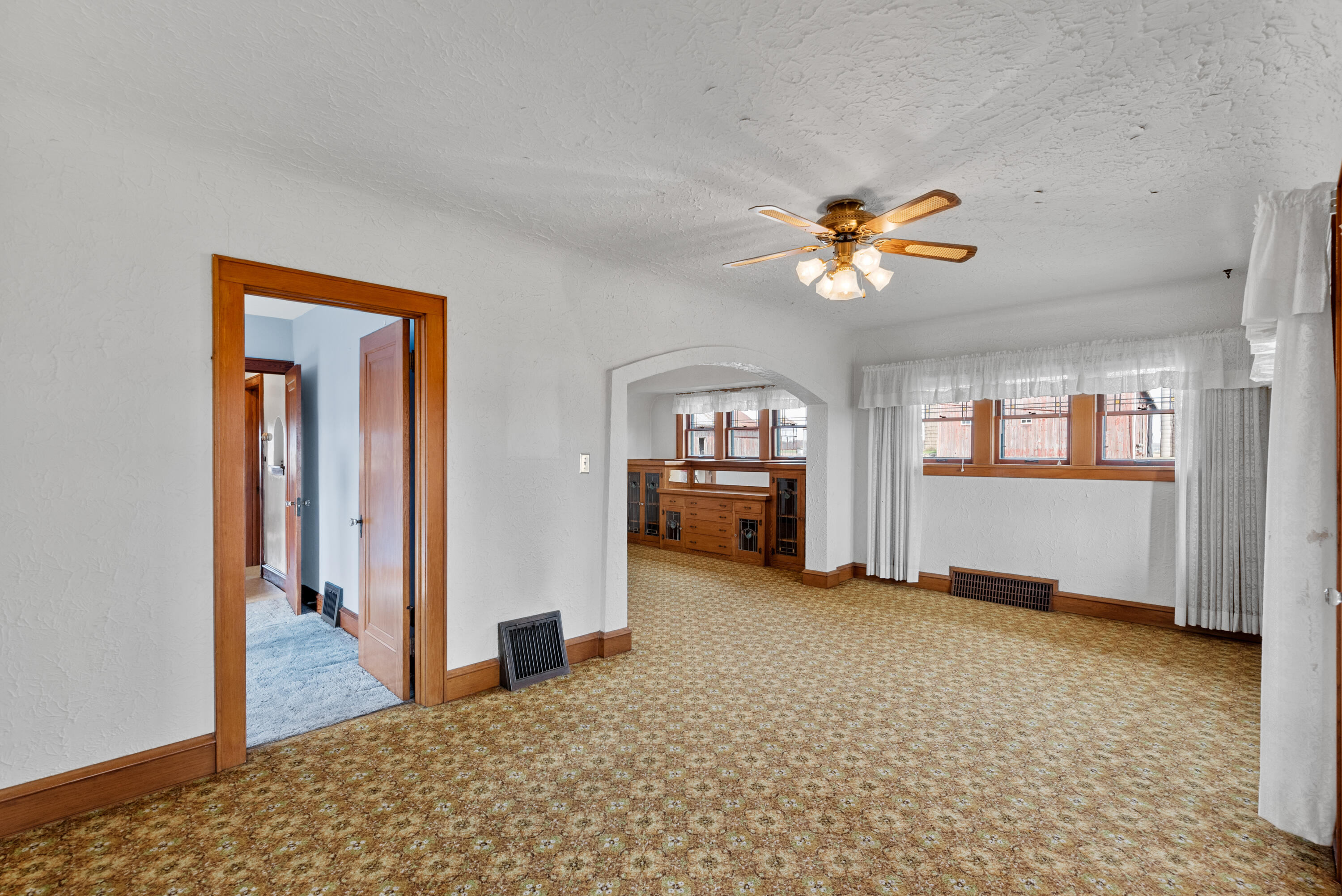 Fredonia, Wisconsin 53004, United States, 6 Bedrooms Bedrooms, ,2 BathroomsBathrooms,Residential,Pending,37626