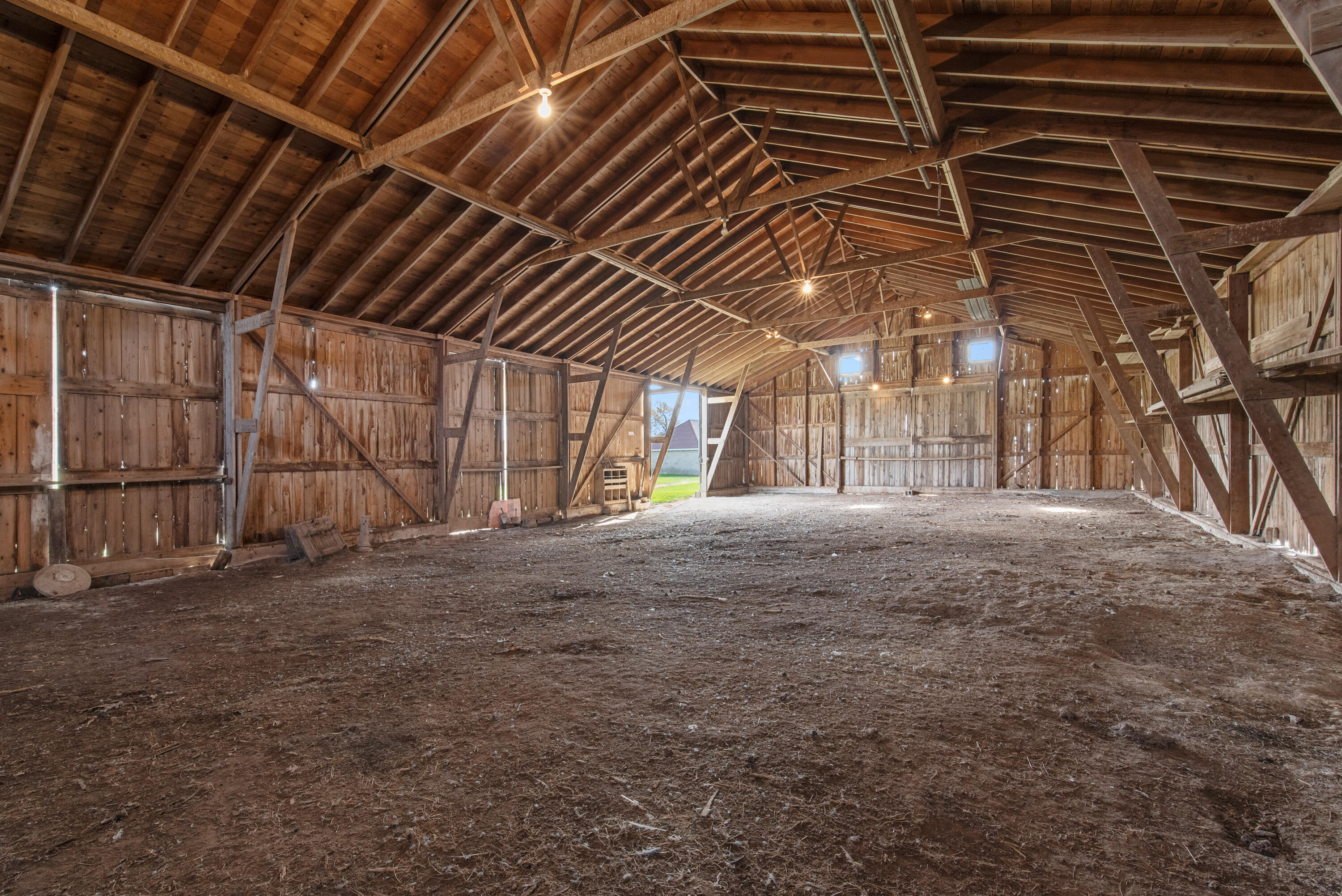 Fredonia, Wisconsin 53004, United States, 6 Bedrooms Bedrooms, ,2 BathroomsBathrooms,Residential,Pending,37626