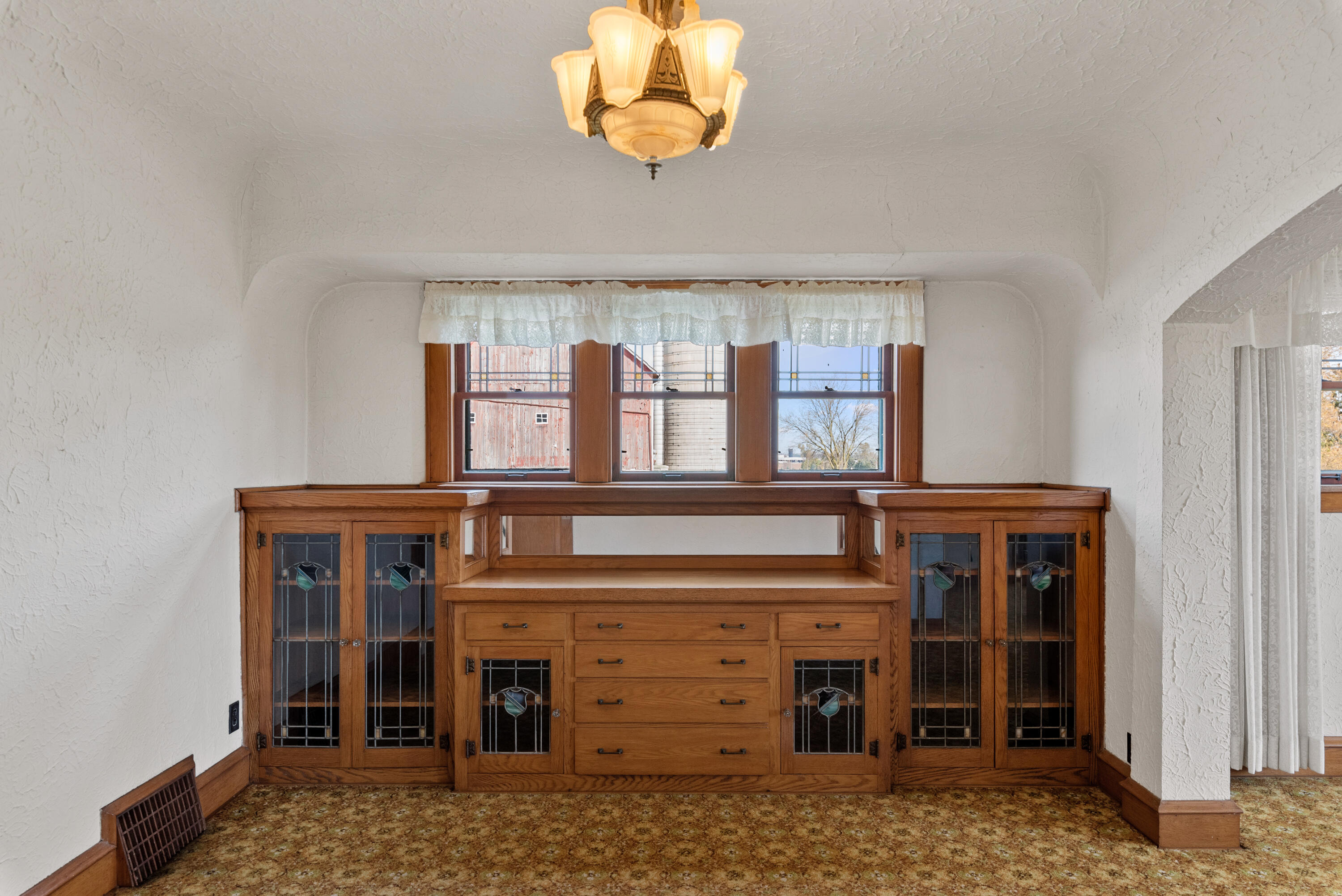 Fredonia, Wisconsin 53004, United States, 6 Bedrooms Bedrooms, ,2 BathroomsBathrooms,Residential,Pending,37626