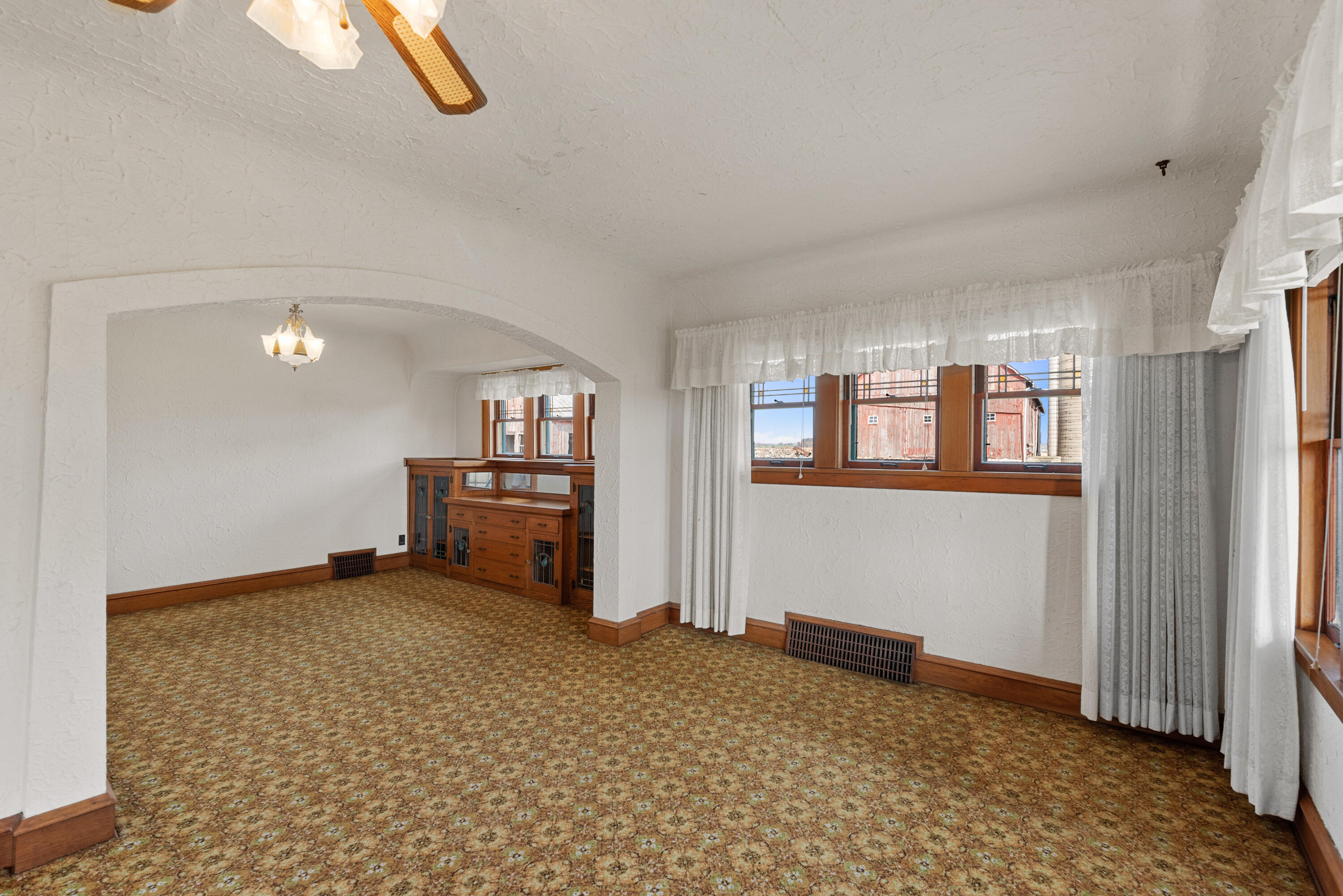 Fredonia, Wisconsin 53004, United States, 6 Bedrooms Bedrooms, ,2 BathroomsBathrooms,Residential,Pending,37626