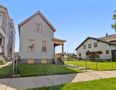 Photo of 2550 N Vel R Phillips Ave, Milwaukee, WI 53212 (MLS # 1888466)