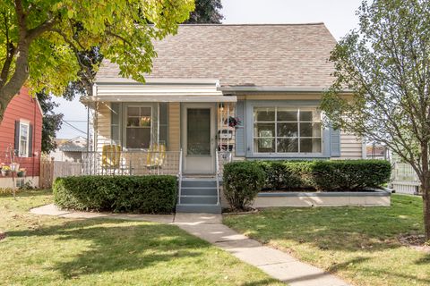 1949 S 33rd St, Milwaukee, WI 53215 - #: 1897143