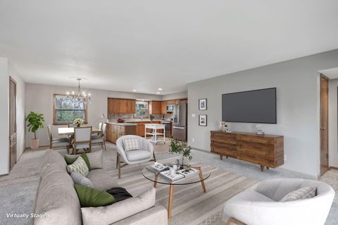 Photo of 8462 S Verdev Dr, Oak Creek, WI 53154 (MLS # 1899377)