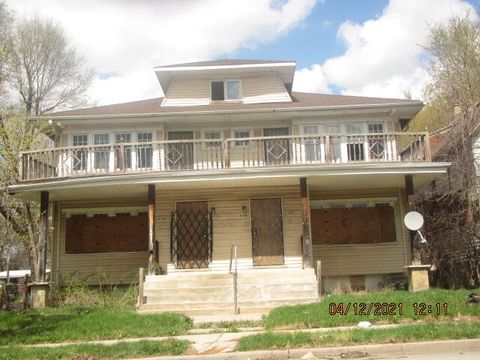 Photo of 2436 W Keefe Ave, Milwaukee, WI 53206 (MLS # 1772472)