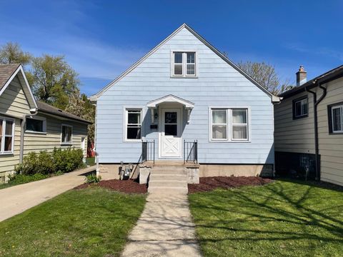 Photo of 162 N 63rd St, Milwaukee, WI 53213 (MLS # 1833086)