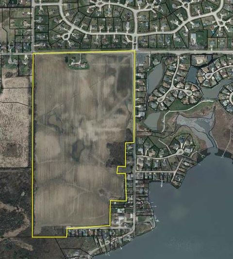 Photo of 28901 N Lake Dr, Waterford, WI 53185 (MLS # 1745050)