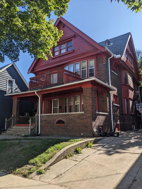 Photo of 111 W Concordia Ave, Milwaukee, WI 53212 (MLS # 1853374)