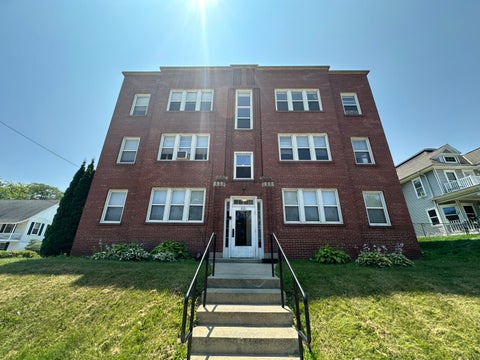 Photo of 601 Milwaukee Ave, South Milwaukee, WI 53172 (MLS # 1891076)