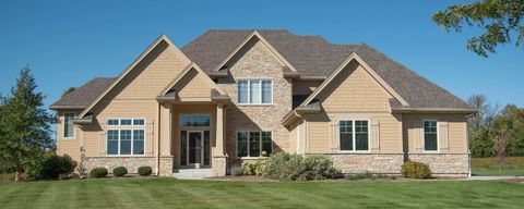 Photo of 3535 W Torrey Dr, Mequon, WI 53092 (MLS # 1900010)