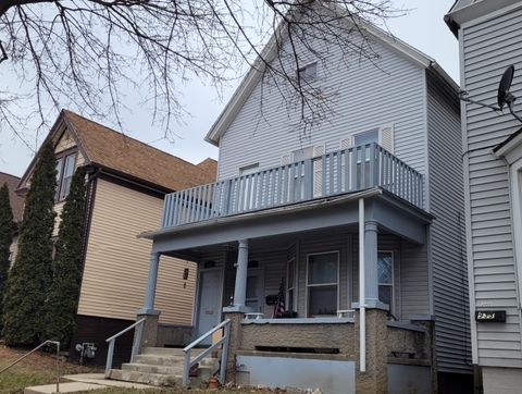 Photo of 937 S 34th St, Milwaukee, WI 53215 (MLS # 1827923)