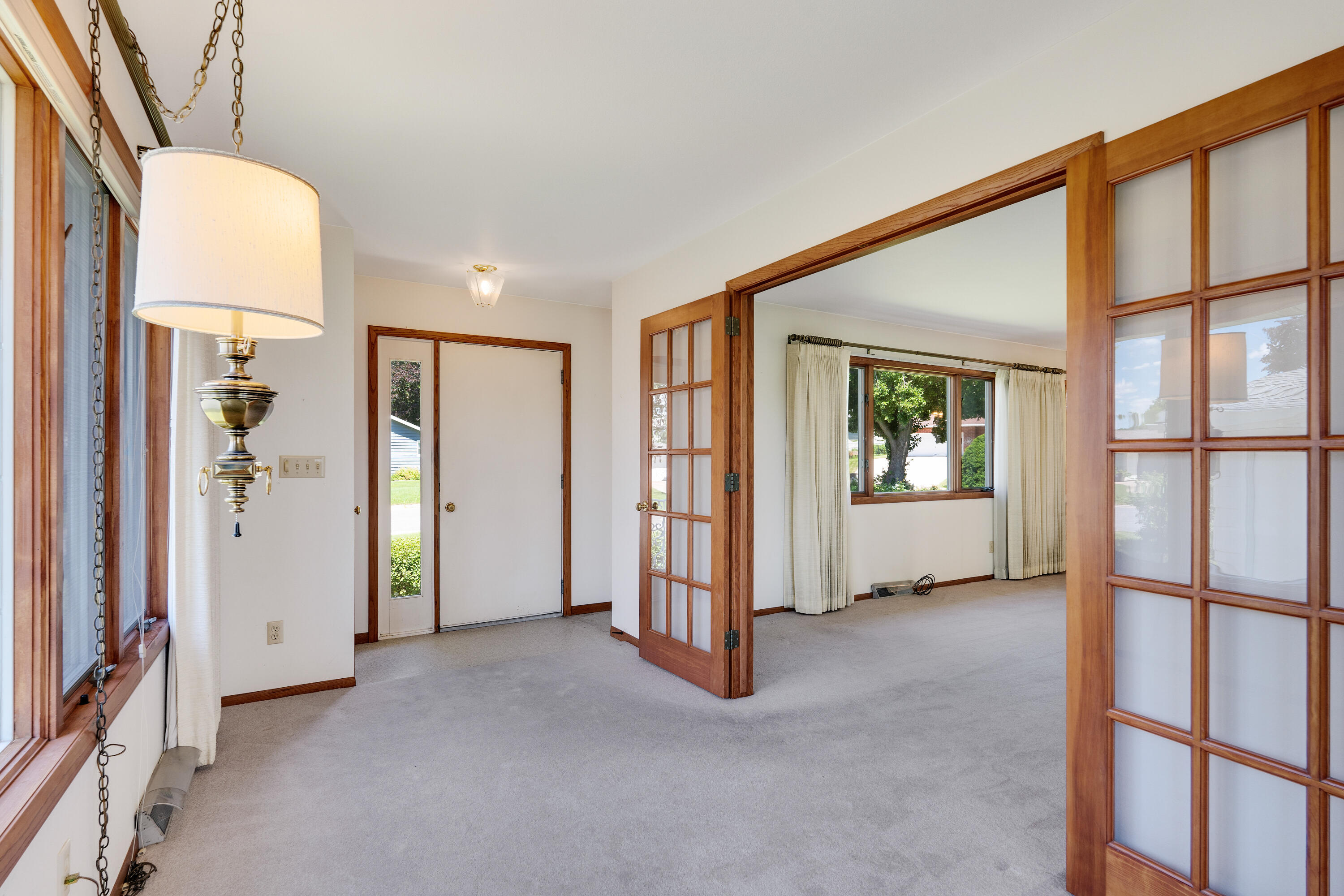 La Crosse, Wisconsin 54601, United States, 5 Bedrooms Bedrooms, ,4 BathroomsBathrooms,Residential,Pending,53778