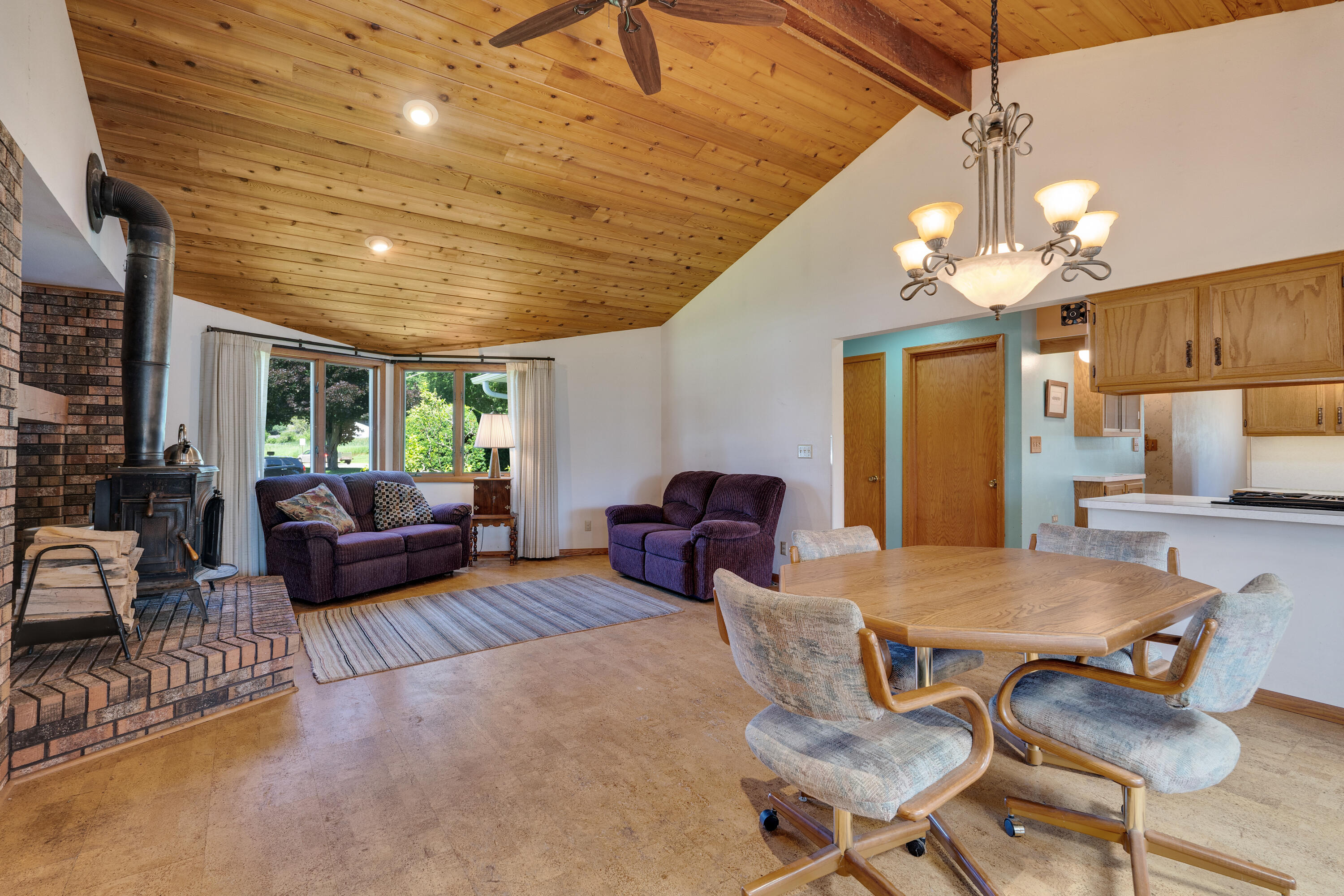 La Crosse, Wisconsin 54601, United States, 5 Bedrooms Bedrooms, ,4 BathroomsBathrooms,Residential,Pending,53778