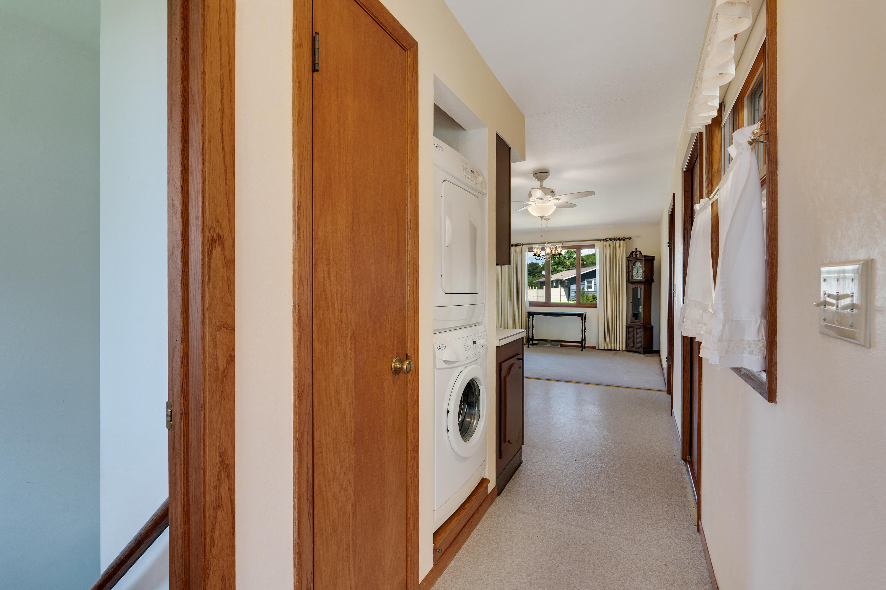 La Crosse, Wisconsin 54601, United States, 5 Bedrooms Bedrooms, ,4 BathroomsBathrooms,Residential,Pending,53778